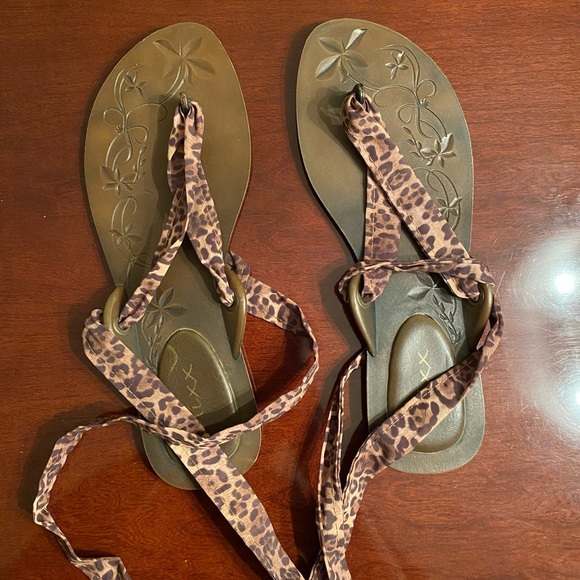 Animal print lace up sandal - Picture 2 of 3